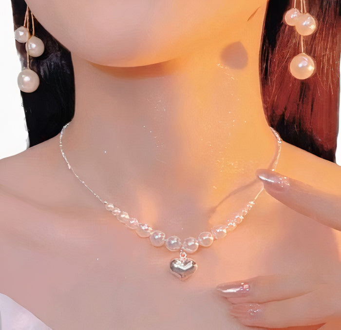 Elegant Golden Heart Pearl Necklace