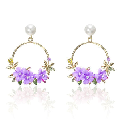 Flower and Pearl Earrings in Gold
